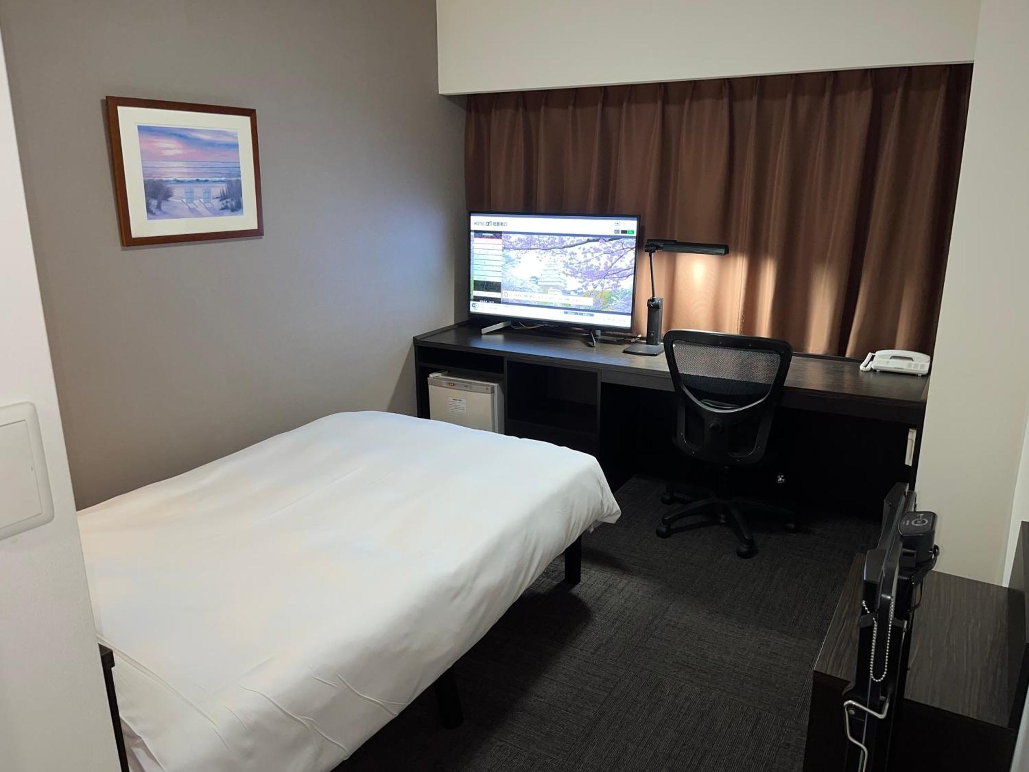 Hotel Alpha-One Himeji Minamiguchi Екстер'єр фото